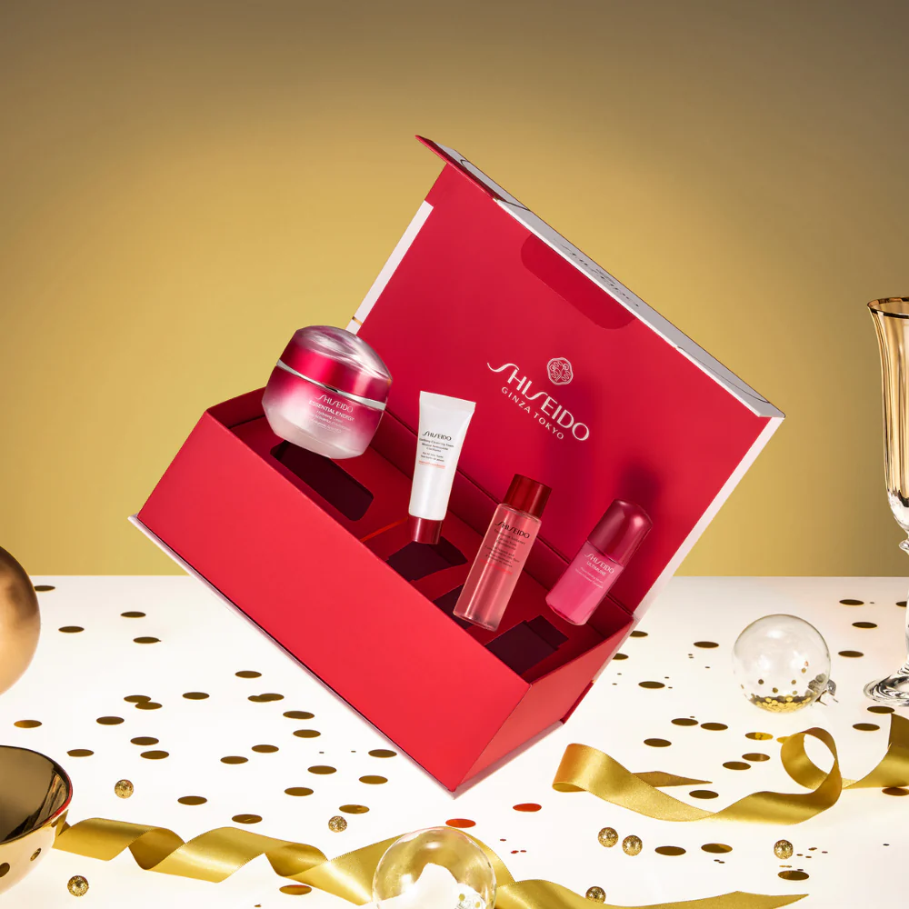 Essential Energy Deep Hydrating Holiday Kit - Image 2