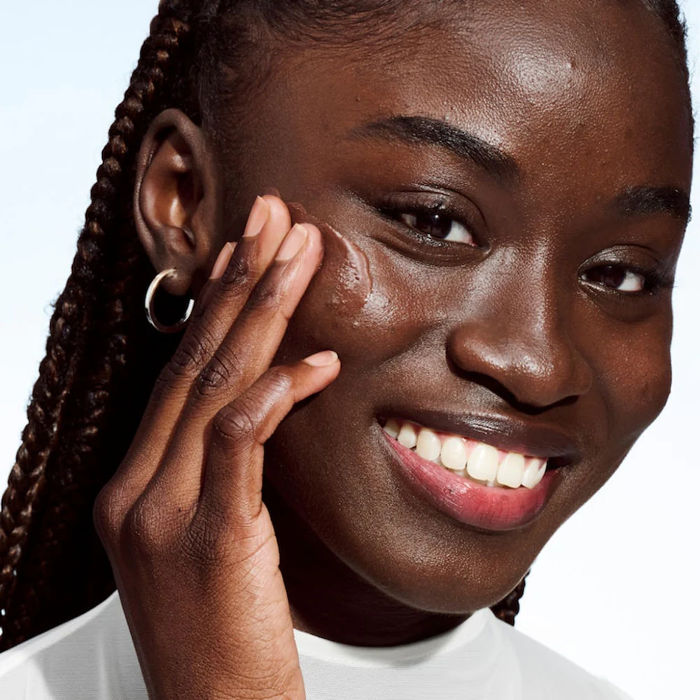 Even Better Clinical Vitamin Makeup SPF 50 - Image 4