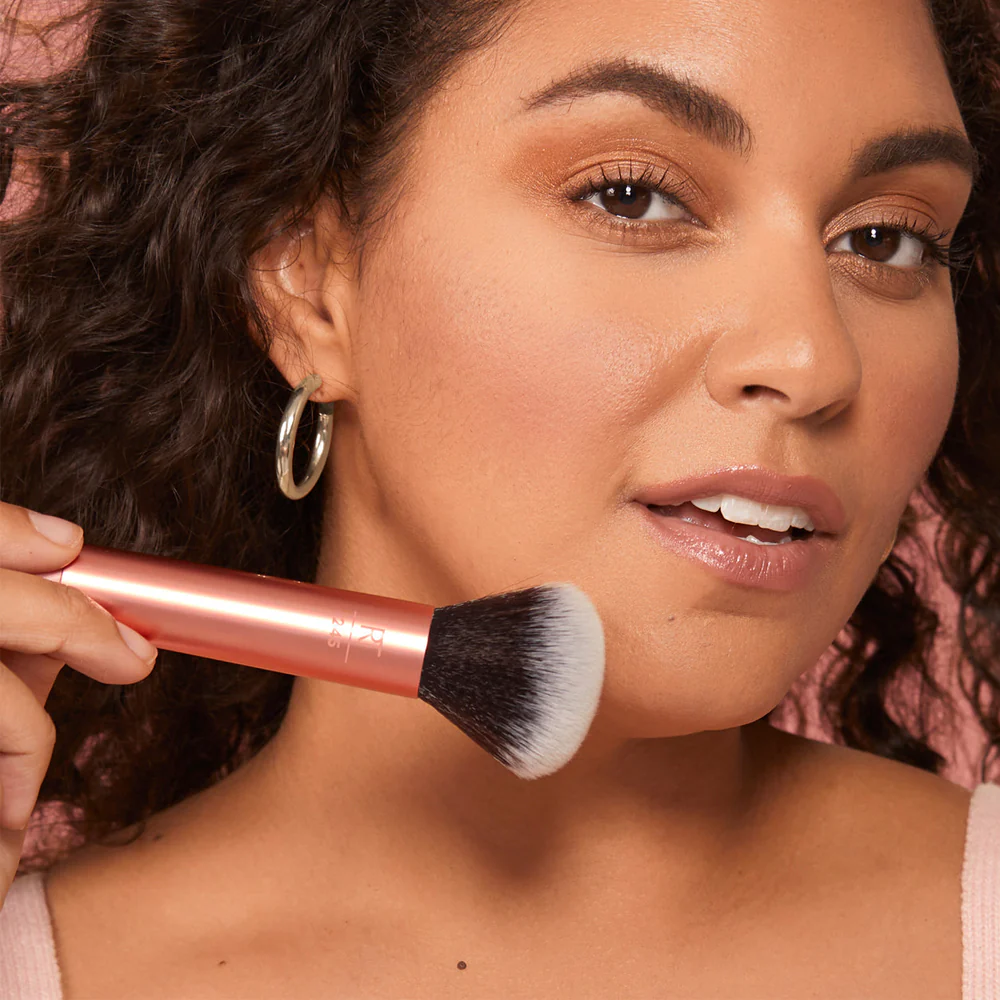 Everything Face Makeup Brush - Image 3