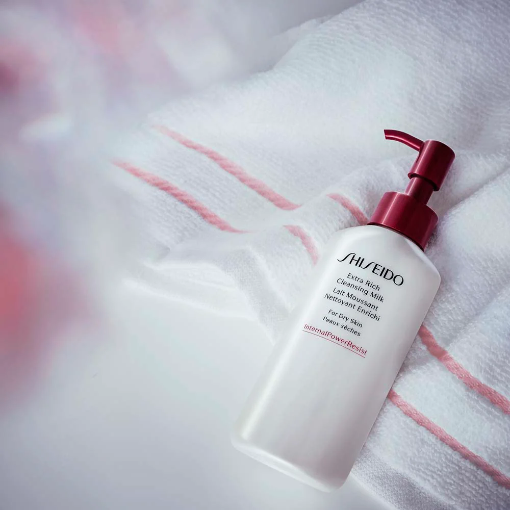 Extra Rich Cleansing Milk - Image 4
