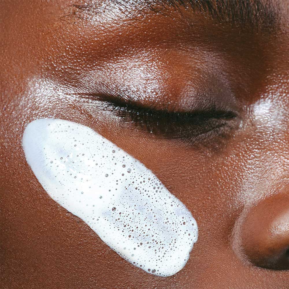 Hydrating Gentle Foaming Cleanser - Image 3