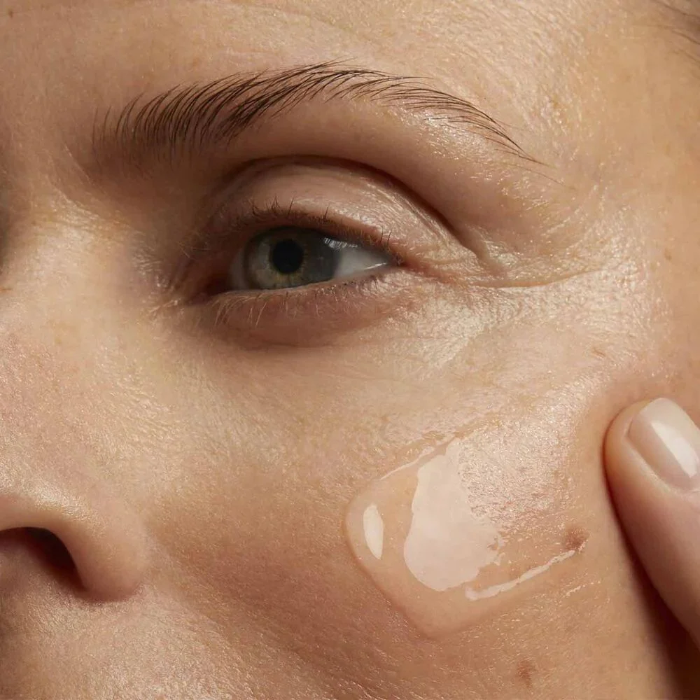 Clarins Multi-Intensive Smoothing Treatment Essence - Image 4