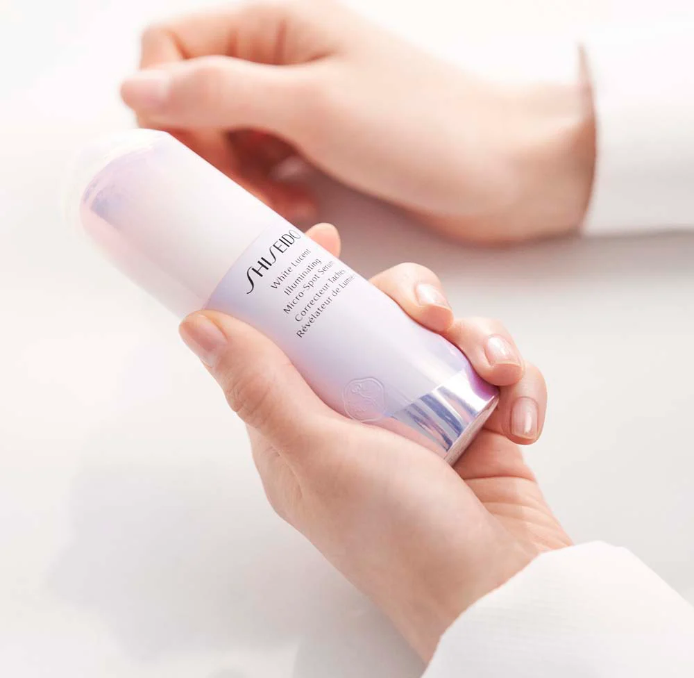 White Lucent Illuminating Micro-Spot Serum - Image 6